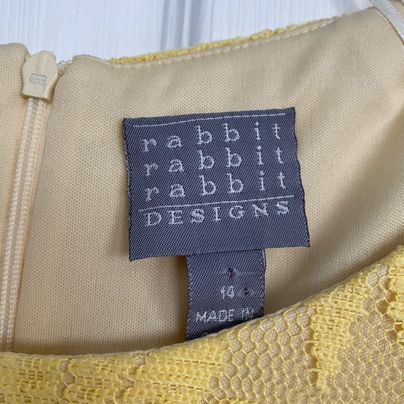 Rabbit Design short lace dress - Picture 3 of 6